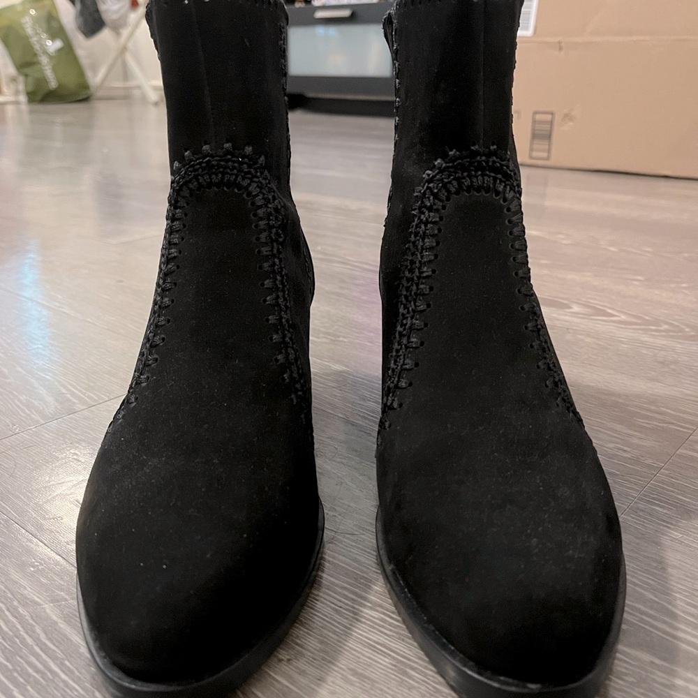 Chelsea & Violet booties never worn